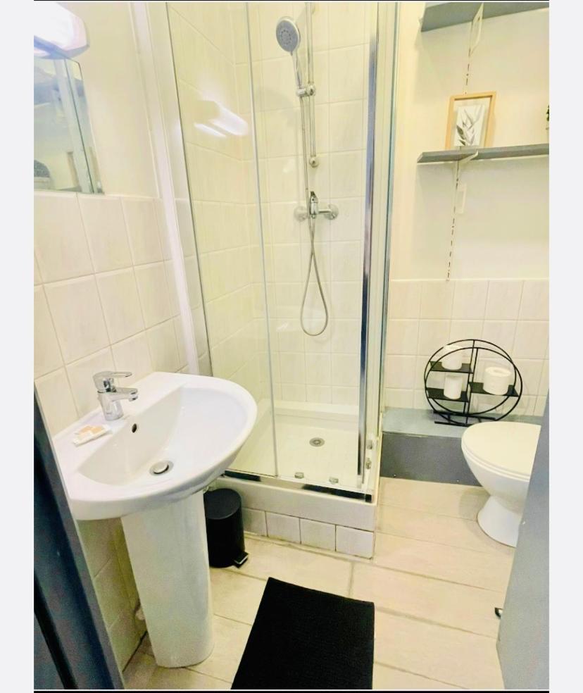 ליל Studio Entier 1 Piece Et Salle De Bain מראה חיצוני תמונה